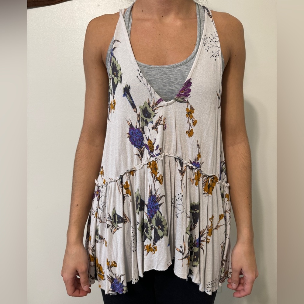 KIMCHI BLUE FLOWY PRINTED TANK